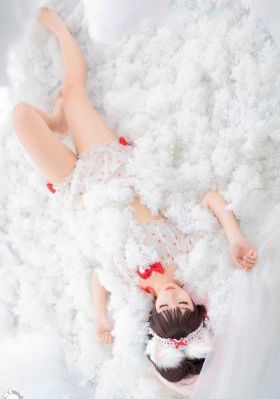 欧美少女头像戴帽子_4K动漫免费观看